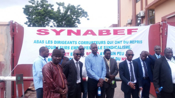 Mouvement d’humeur des banques : Le SYNABEF suspend sa grève le temps de la Tabaski Mouvement d’humeur des banques : Le SYNABEF suspend sa grève le temps de la Tabaski