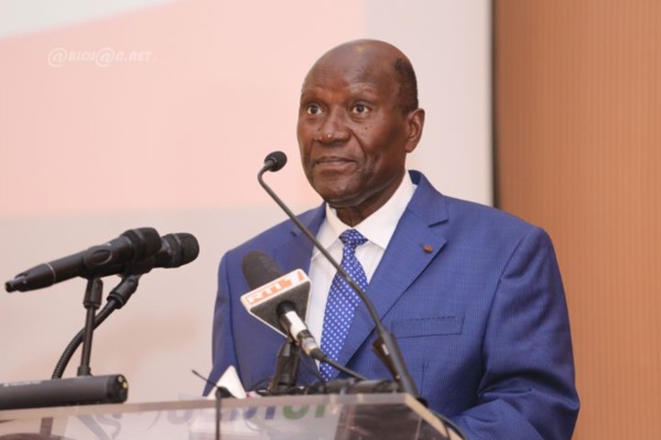 Forum Investir en Afrique : Daniel Kablan Duncan appelle les Etats africains à « consacrer 1% de leur budget à l’innovation technologique » Forum Investir en Afrique : Daniel Kablan Duncan appelle les Etats africains à « consacrer 1% de leur budget à l’innovation technologique »