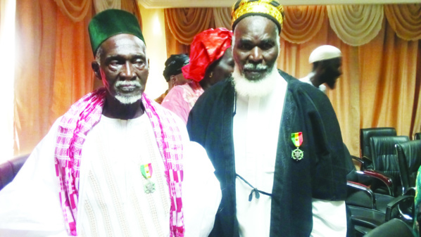 Commerce : Des doyens précurseurs du détail au Mali comme Bélinké Simpara, El Hadj Sékou Diarra décorés Commerce : Des doyens précurseurs du détail au Mali comme Bélinké Simpara, El Hadj Sékou Diarra décorés