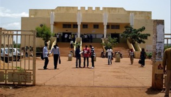 EDUCATION : Plus de 6 milliards de budget prévisionnel pour l’université des Sciences sociales et de gestion de Bamako en 2018 EDUCATION : Plus de 6 milliards de budget prévisionnel pour l’université des Sciences sociales et de gestion de Bamako en 2018