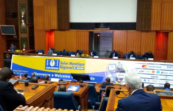 6ème édition du Salon Monétique régional: Le SG de la BCEAO note avec satisfaction l'augmentation du nombre de comptes de monnaie électronique 6ème édition du Salon Monétique régional: Le SG de la BCEAO note avec satisfaction l'augmentation du nombre de comptes de monnaie électronique