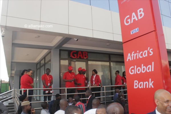 Banques : Le ministre de l’Economie et des Finances Dr Boubou Cissé salue l’arrivée de « UBA-Mali » Banques : Le ministre de l’Economie et des Finances Dr Boubou Cissé salue l’arrivée de « UBA-Mali »