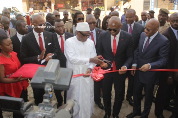 Banques : Le Président IBK inaugure UBA-Mali Banques : Le Président IBK inaugure UBA-Mali