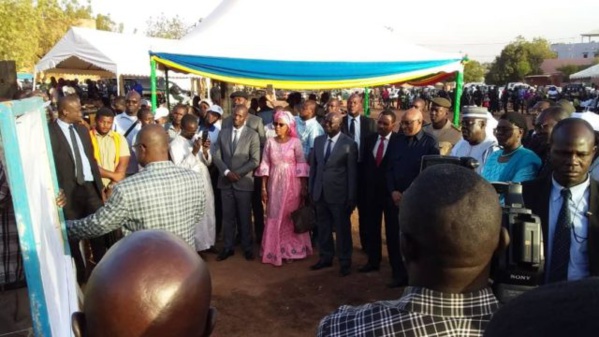 Lutte contre le chômage des jeunes au Mali : Lancement des travaux de pavage pour 2 050 Journées de travail cumulées Lutte contre le chômage des jeunes au Mali : Lancement des travaux de pavage pour 2 050 Journées de travail cumulées