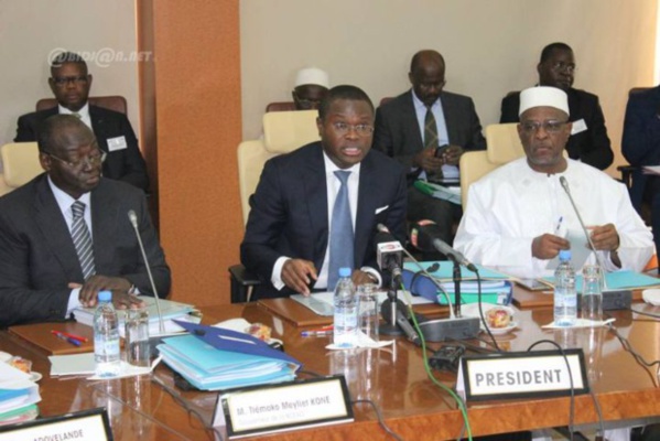 Session ordinaire du Conseil des ministres de l’Uemoa : Le Conseil des ministres note une réduction du déficit dans l’exécution des budgets Session ordinaire du Conseil des ministres de l’Uemoa : Le Conseil des ministres note une réduction du déficit dans l’exécution des budgets