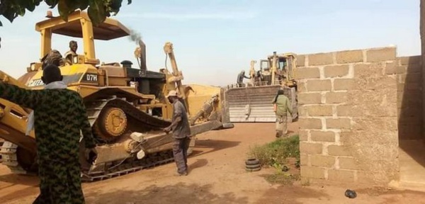 Occupation illicite de la zone aéroportuaire de Bamako : Une vaste opération de démolition entamée hier par les autorités