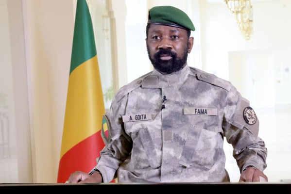 Poutine s’entretient avec le dirigeant malien Assimi Goïta