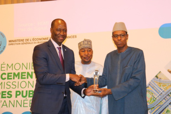 Émission de titres publics sur le marché financier de l’Uemoa : Le Mali compte mobiliser 1 409 milliards FCFA en 2023 Émission de titres publics sur le marché financier de l’Uemoa : Le Mali compte mobiliser 1 409 milliards FCFA en 2023