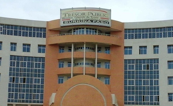 Le Trésor Public du Burkina Faso encaisse 45,5 milliards de FCFA au niveau du marché financier de l’UEMOA. Le Trésor Public du Burkina Faso encaisse 45,5 milliards de FCFA au niveau du marché financier de l’UEMOA.