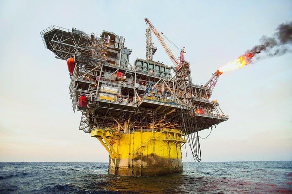 Pétrole: Le  brut passe de 54 dollars à 62 dollars de janvier à novembre 2017