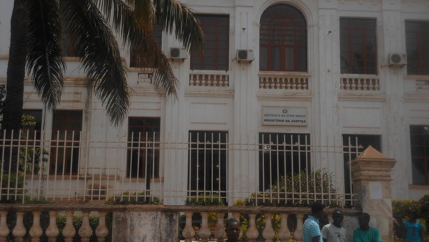 Emission simultanée de bons et obligations Assimilables du Trésor : 10747  millions de francs CFA dans les coffres du trésor de Guinée Bissau