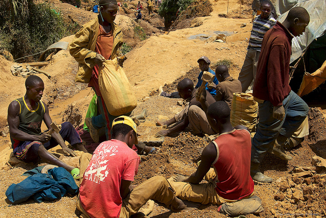 Projets extractifs miniers : La Fondation pour le Développement au Sahel présente l’Etude  sur les droits des communautés