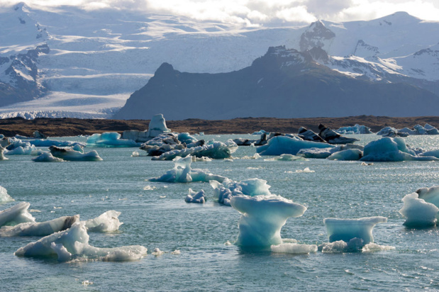 Photo ONU/Eskinder Debebe Dans le sud-est de l'Islande, le lagon glaciaire de Jökulsárlón formé par la fonte d'un glacier.