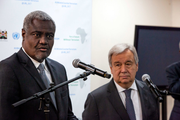 PNUE/Duncan Moore Point de presse conjoint du Secrétaire général de l'ONU, António Guterres (à droite), et du Président de la Commission de l'Union africaine, Moussa Faki Mahamat. (10 juillet 2019)