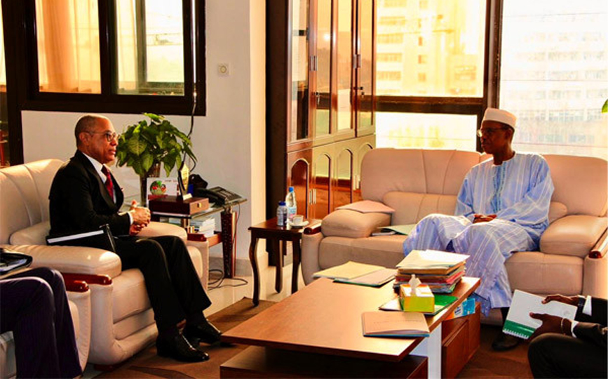 Finances : Le Ministre de l’Economie et des Finances reçoit M. Désiré GUEDON, Administrateur de la BAD pour le Groupe de pays du Mali