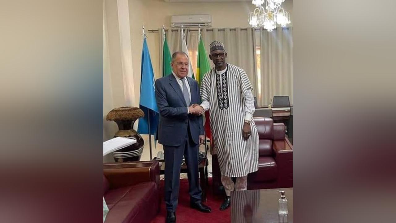 Diplomatie : La Russie dans le pré carré français