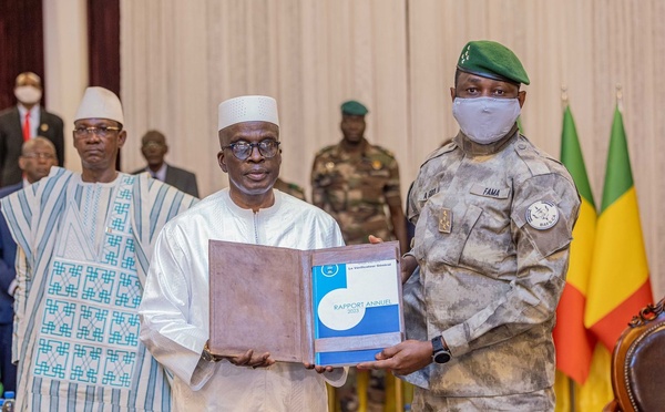 Mali : Le rapport 2023 du vérificateur général remis au Président de la Transition